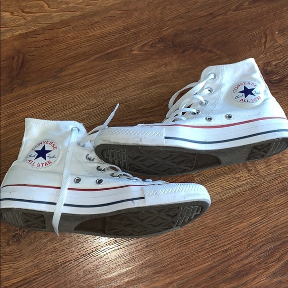 Converse Shoes - White High Top Converse Women’s 7 Men’s 5